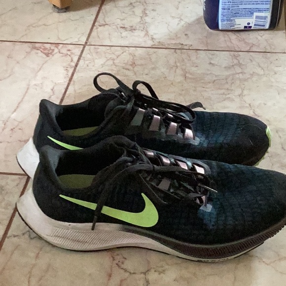 Women Nike Pegasus running shoe size 8.5 - Picture 3 of 4